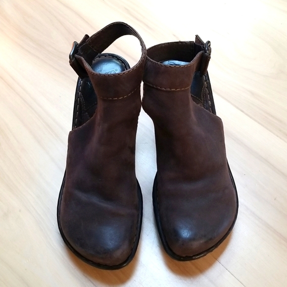 Born handcrafted footwear brown leather upper with closed toe open back heal - Picture 2 of 10